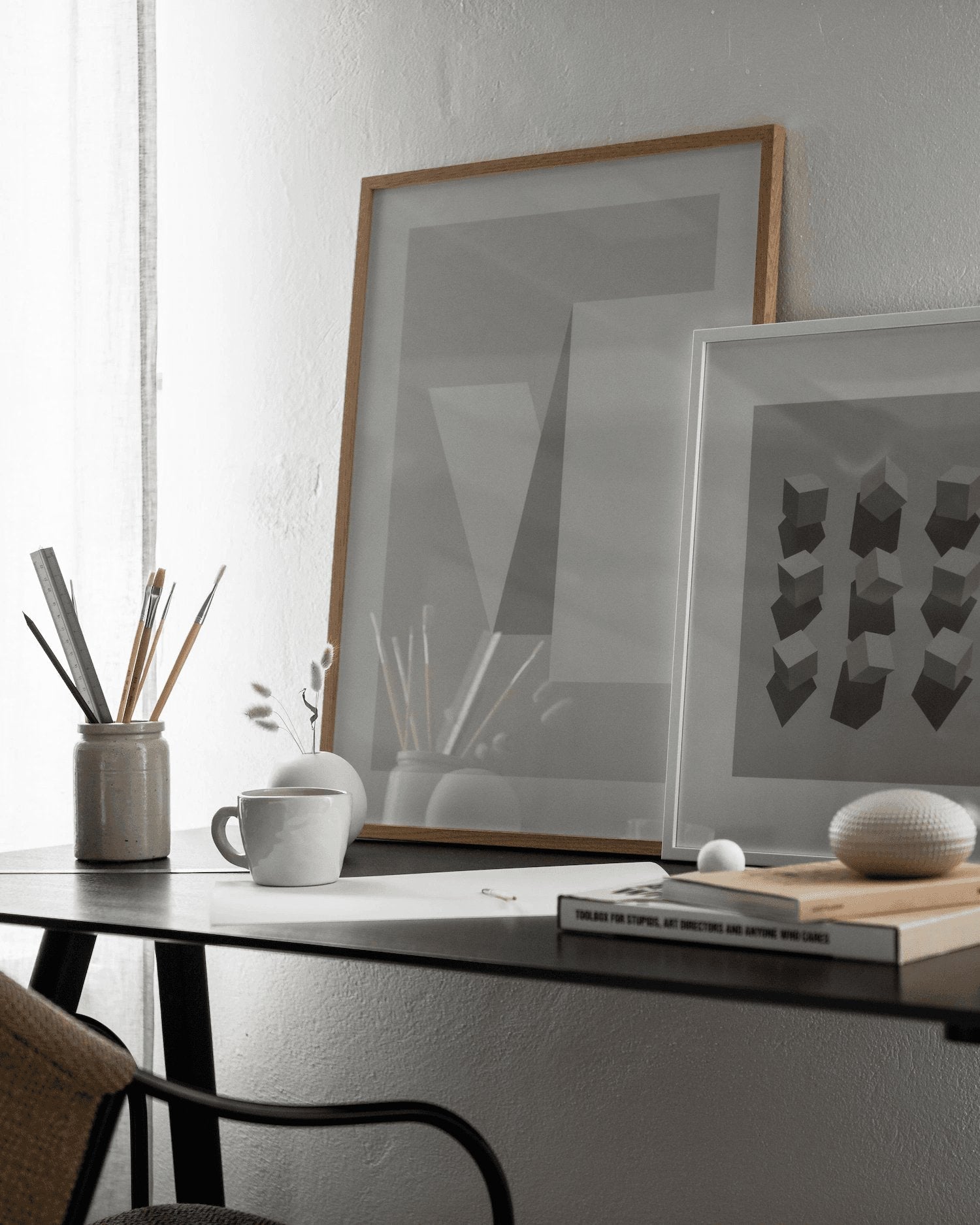 Låt tavlorna luta sig tillbaka - 6 tips för att inreda med tavlor utan spik!