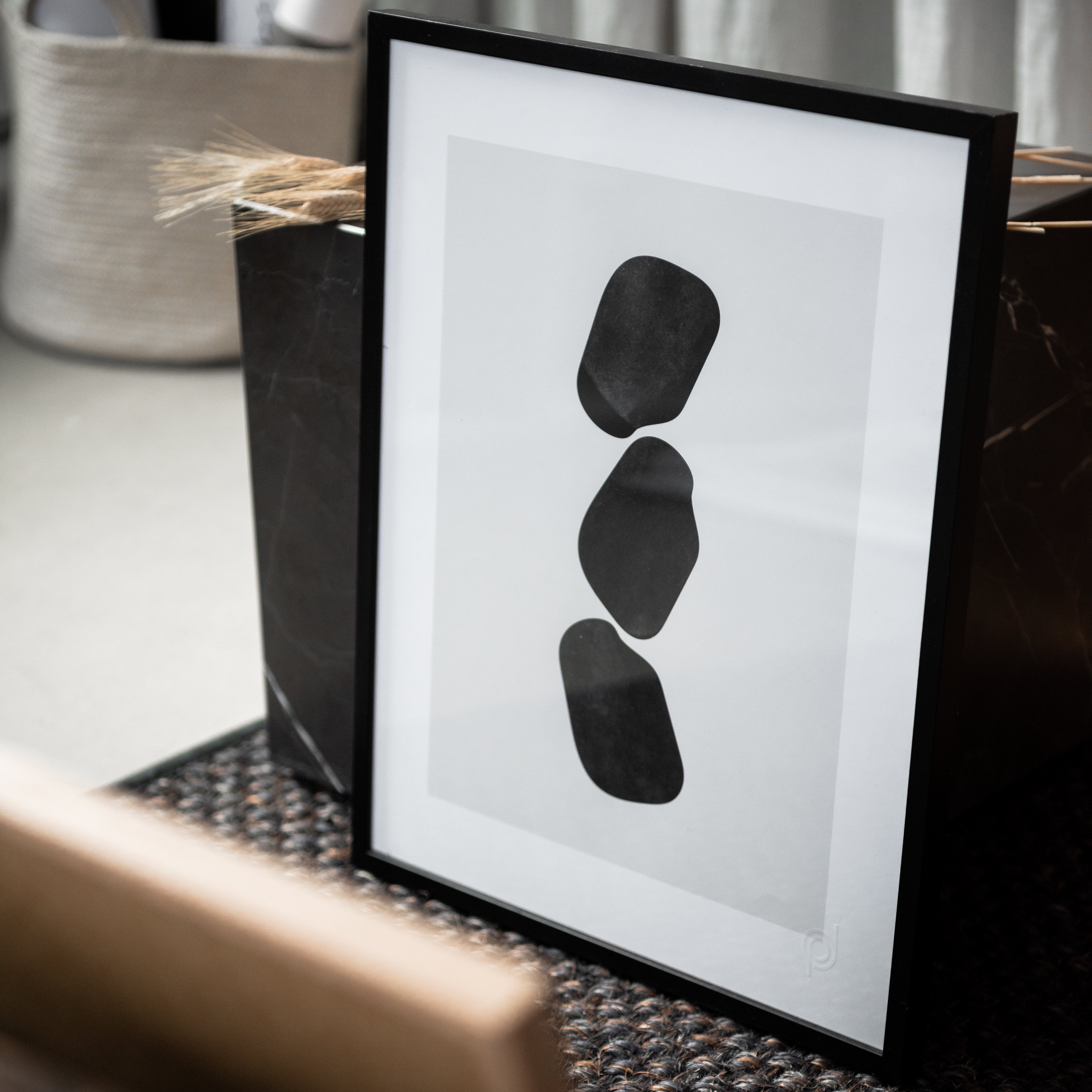 Tre svarta former poster