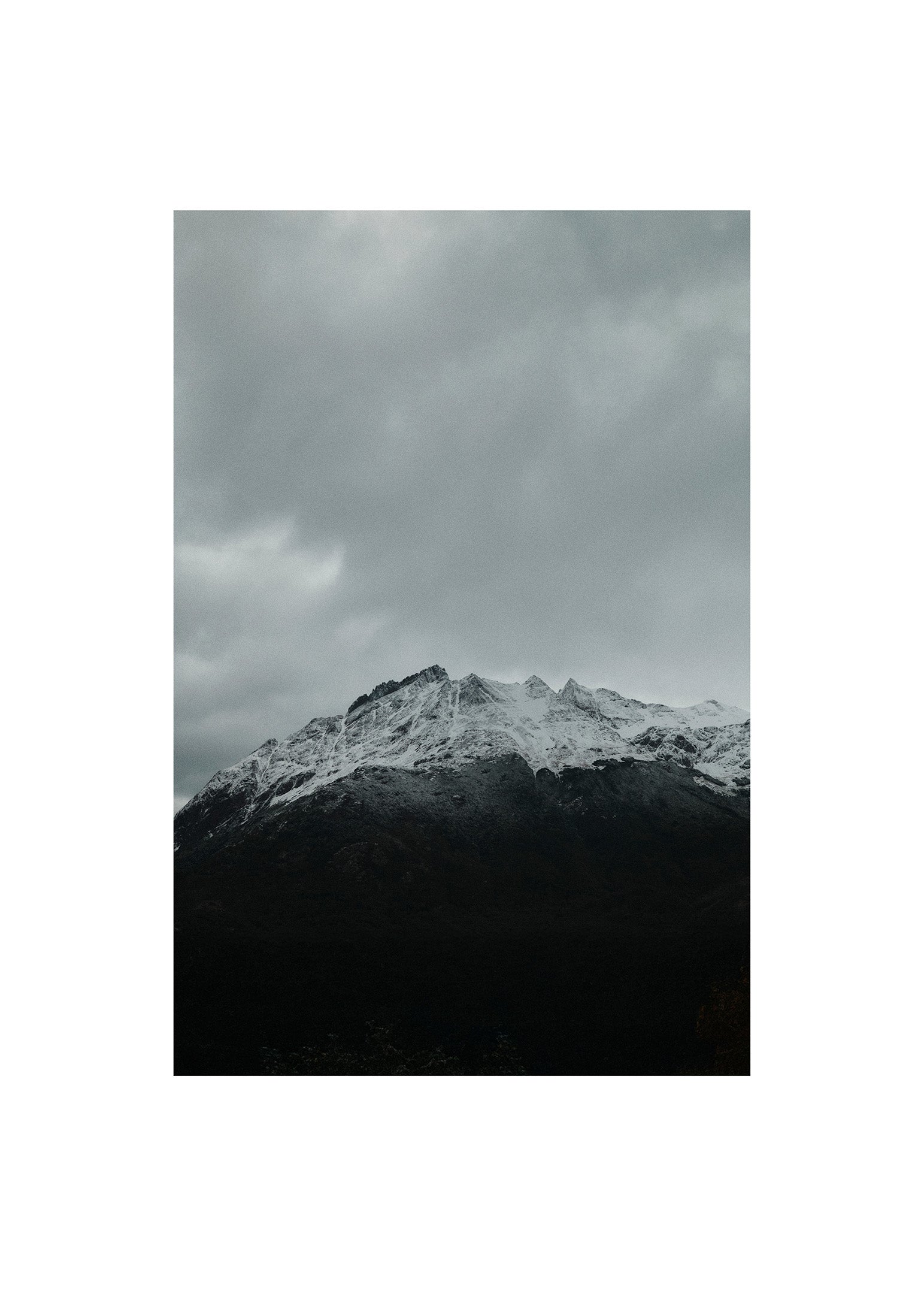 Svartvitt berg poster